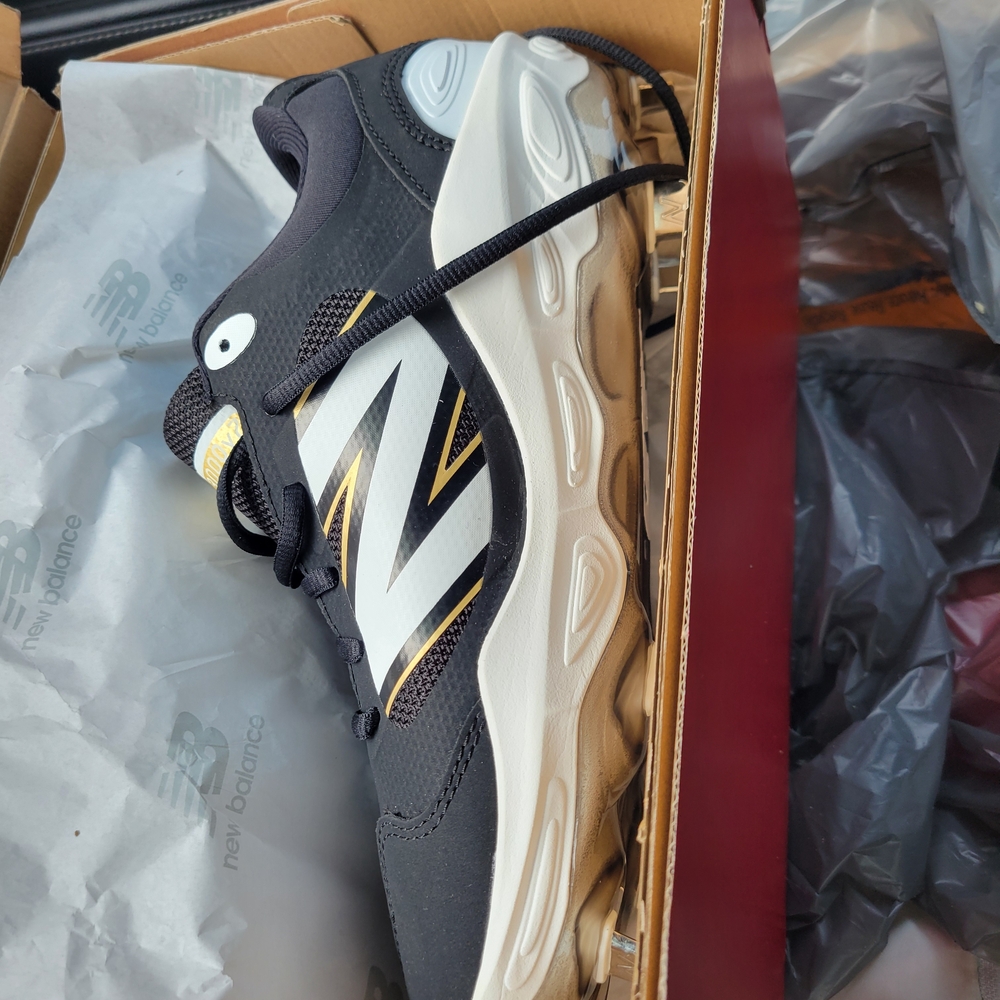 New Balance Baseball Metal Cleats Black and Gold Athletic Shoes